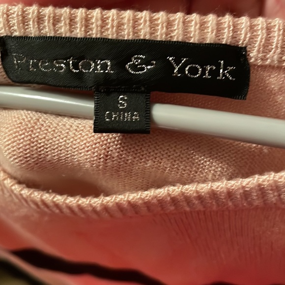 Sweater/shirt - Picture 3 of 3